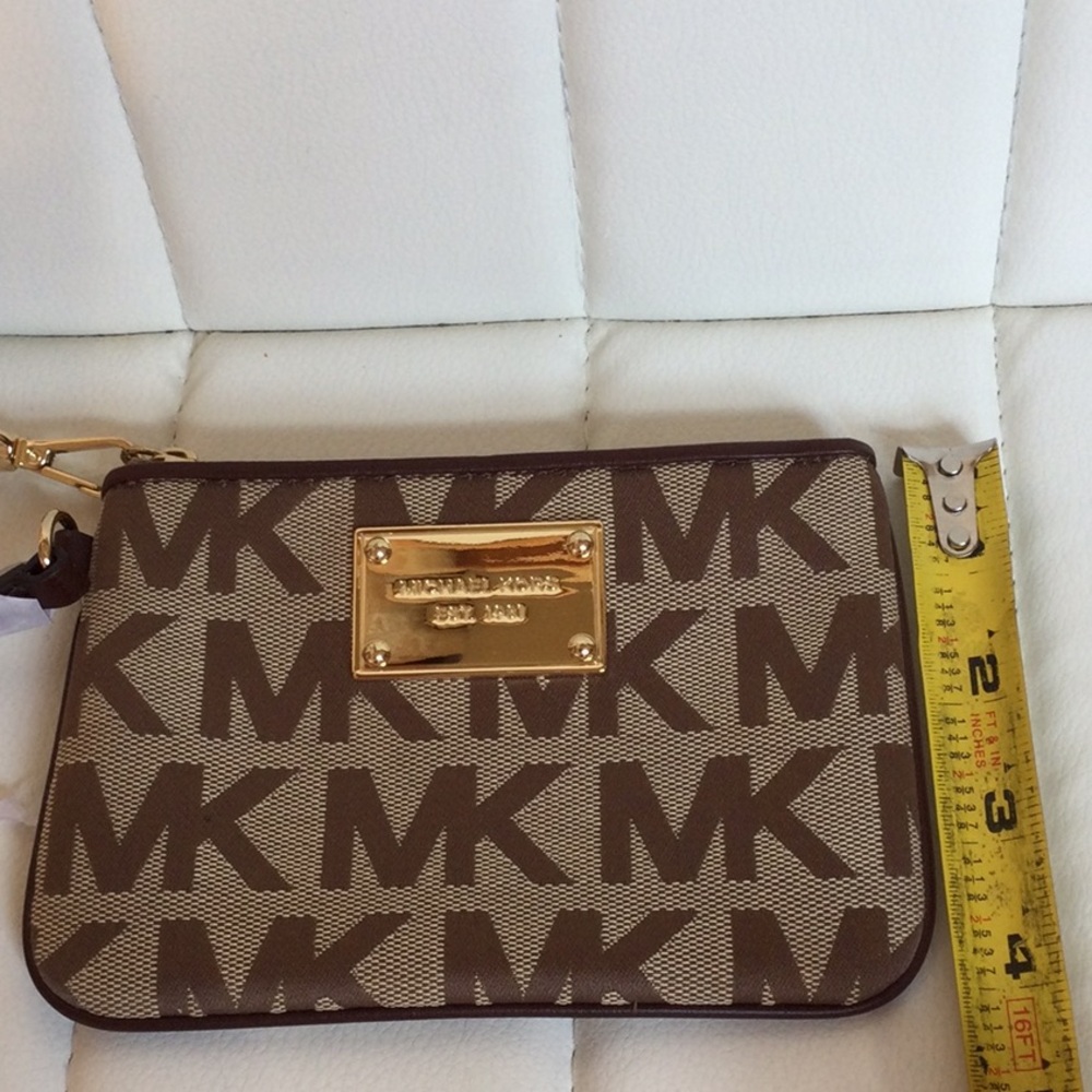NWOT Michael Kors Brown Wristlet - Picture 10 of 10